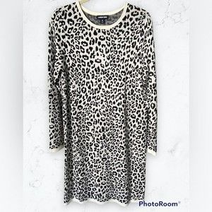 Animal print sweater dress size Medium Lands End white and black design. NWOT